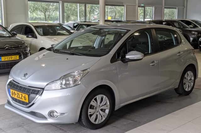 Peugeot 208 (2013) thumbnail 2