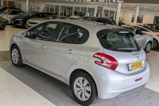 Peugeot 208 (2013) thumbnail 3