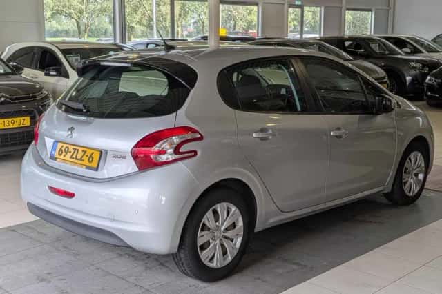 Peugeot 208 (2013) thumbnail 4