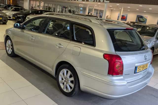 Toyota Avensis (2006) thumbnail 3