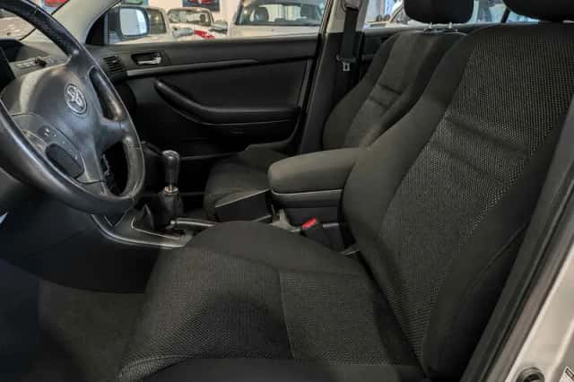 Toyota Avensis (2006) thumbnail 6