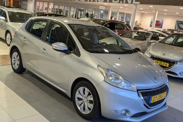 Peugeot 208 (2012) thumbnail 1