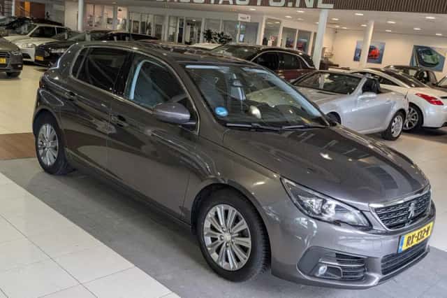 Peugeot 308 (2018) thumbnail 1
