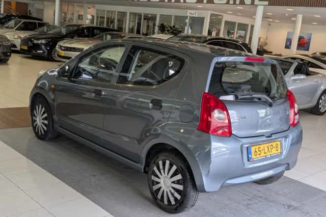 Suzuki Alto (2010) thumbnail 3