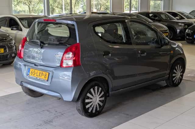 Suzuki Alto (2010) thumbnail 4