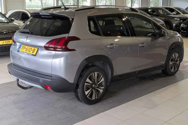 Peugeot 2008 (2016) thumbnail 4