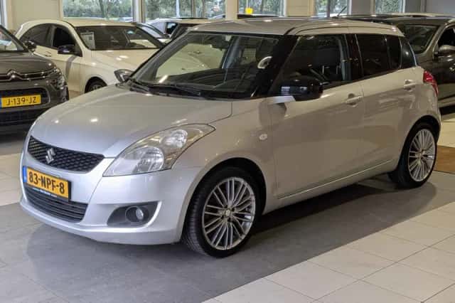 Suzuki Swift (2010) thumbnail 2