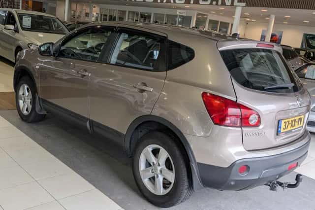 Nissan Qashqai (2007) thumbnail 3