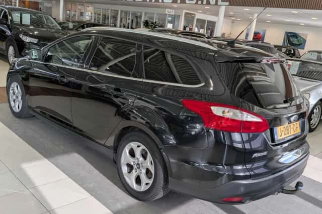 Ford Focus (2014) thumbnail 3