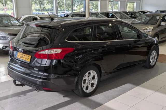 Ford Focus (2014) thumbnail 4