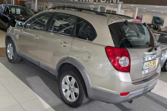 Chevrolet Captiva (2008) thumbnail 3