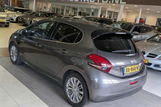 Peugeot 208 (2018) thumbnail 3