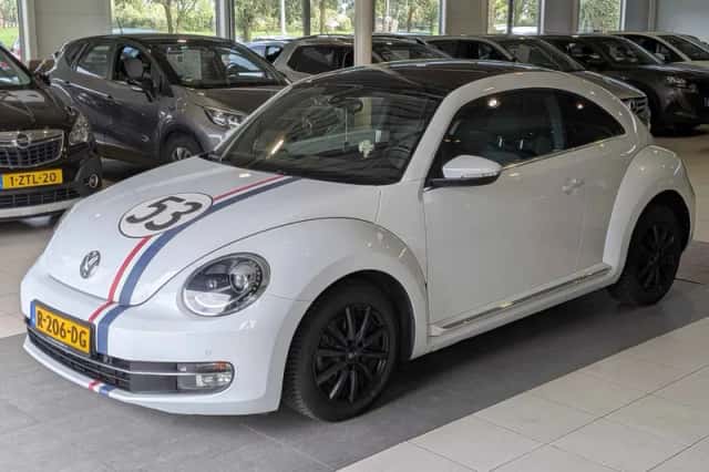 Volkswagen Beetle (2013) thumbnail 2