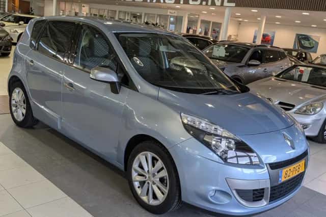 Renault Scénic (2011) thumbnail 1