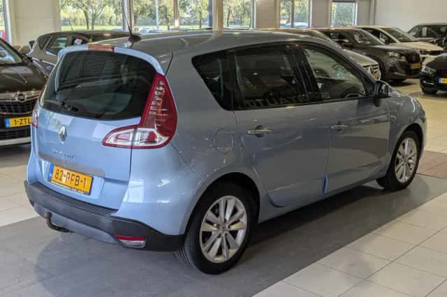 Renault Scénic (2011) thumbnail 4