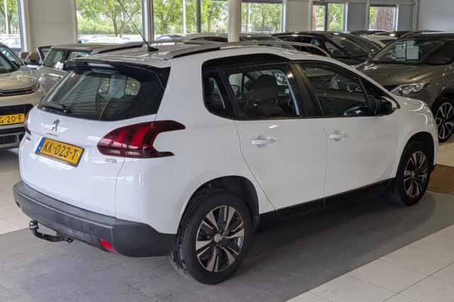Peugeot 2008 (2016) thumbnail 4