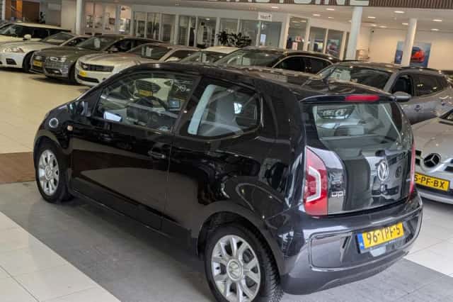 Volkswagen Up! (2012) thumbnail 3
