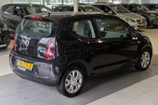 Volkswagen Up! (2012) thumbnail 4
