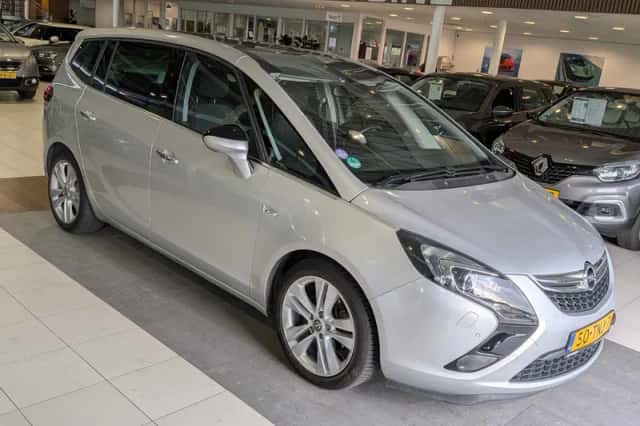 Opel Zafira (2012) thumbnail 1