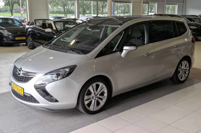 Opel Zafira (2012) thumbnail 2