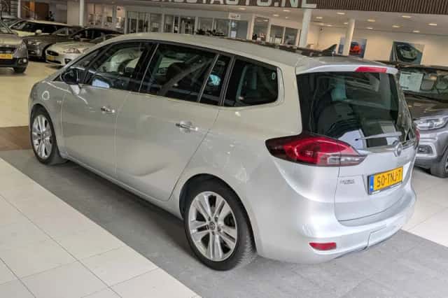 Opel Zafira (2012) thumbnail 3
