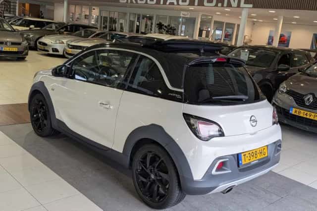 Opel Adam (2015) thumbnail 3