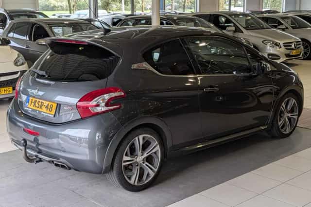 Peugeot 208 (2013) thumbnail 4