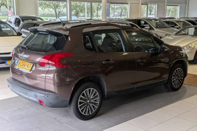 Peugeot 2008 (2014) thumbnail 4
