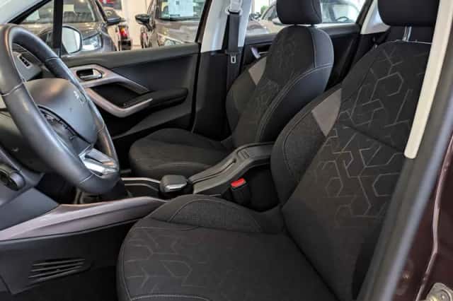 Peugeot 2008 (2014) thumbnail 6