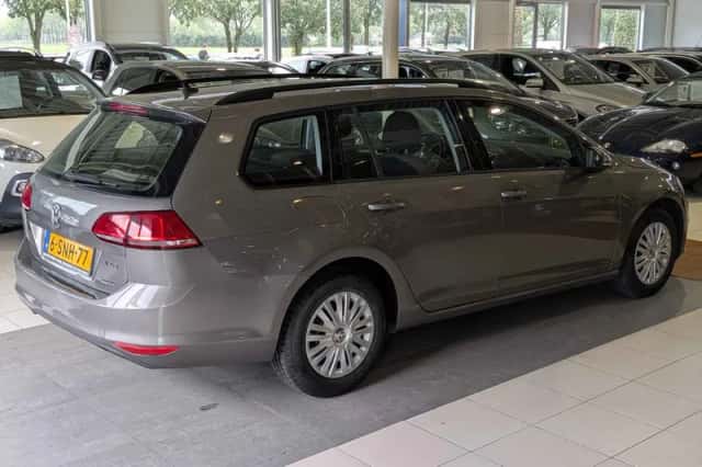 Volkswagen Golf (2013) thumbnail 4
