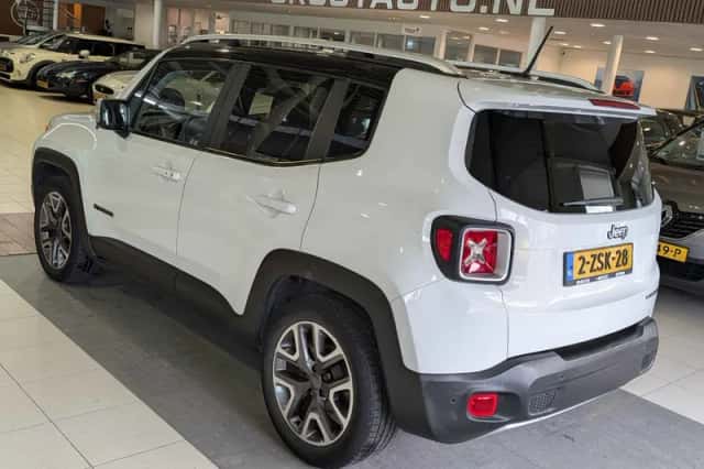 Jeep Renegade (2015) thumbnail 3
