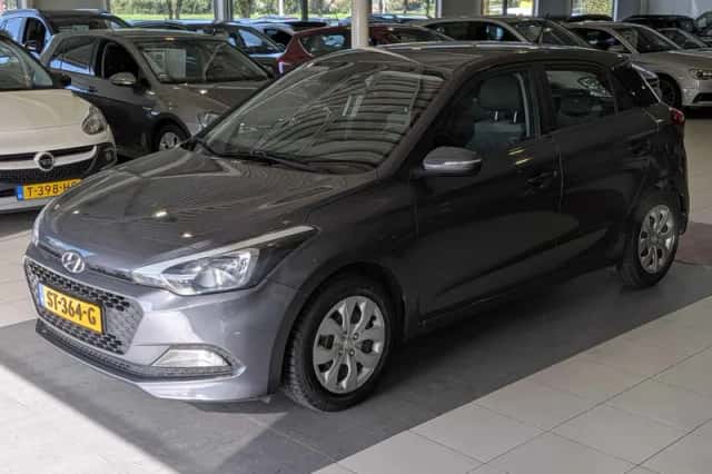 Hyundai i20 (2015) thumbnail 2