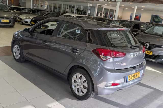 Hyundai i20 (2015) thumbnail 3