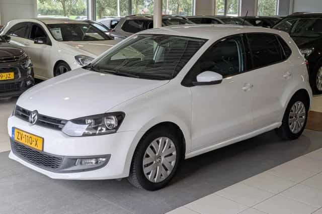 Volkswagen Polo (2010) thumbnail 2