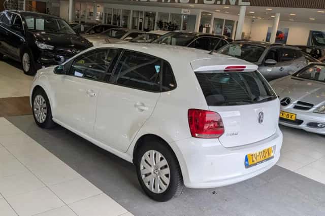 Volkswagen Polo (2010) thumbnail 3