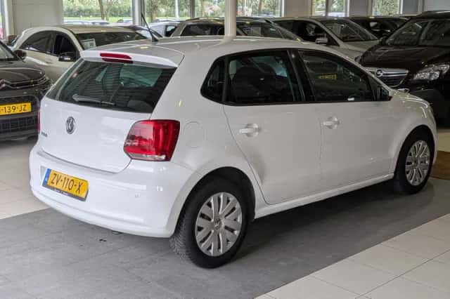 Volkswagen Polo (2010) thumbnail 4