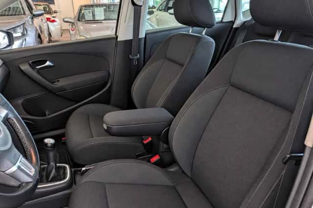 Volkswagen Polo (2010) thumbnail 6