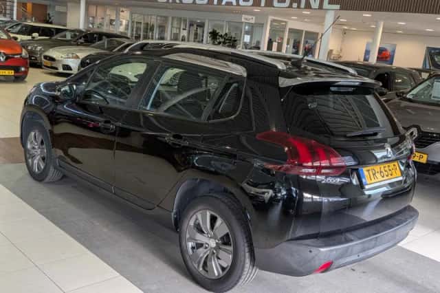 Peugeot 2008 (2018) thumbnail 3