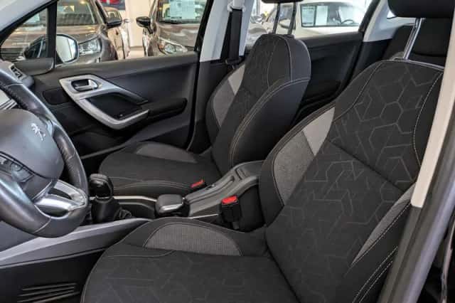 Peugeot 2008 (2018) thumbnail 6