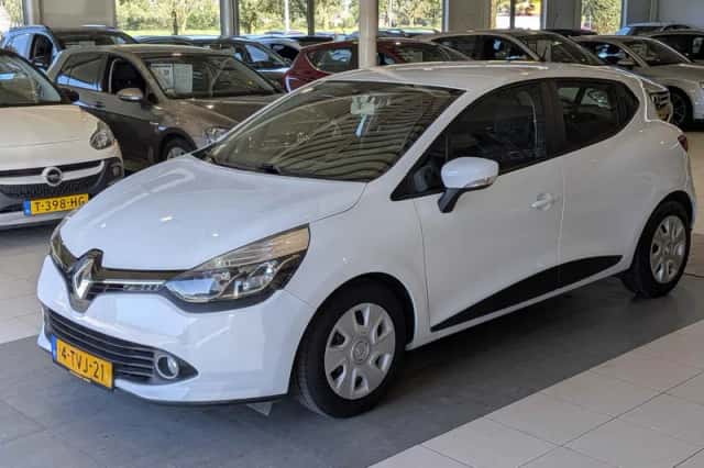 Renault Clio (2014) thumbnail 2