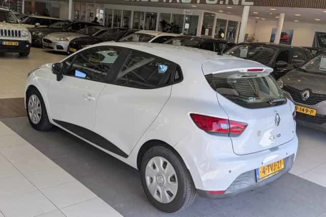 Renault Clio (2014) thumbnail 3