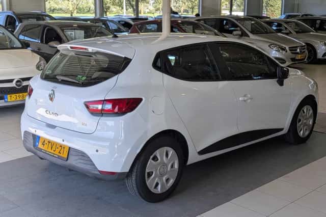 Renault Clio (2014) thumbnail 4