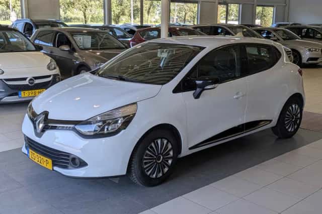 Renault Clio (2014) thumbnail 2