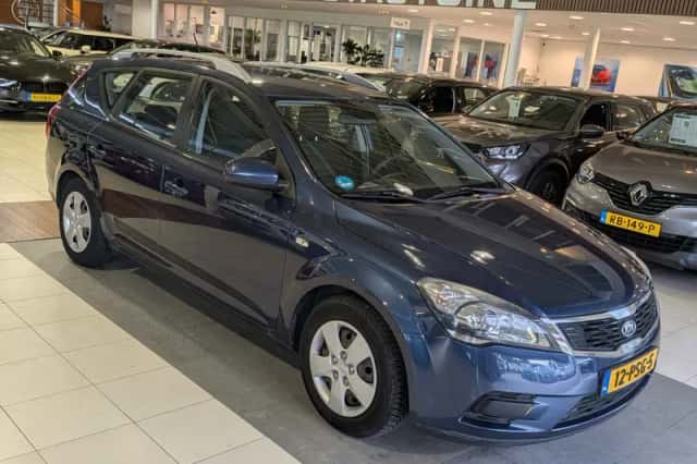 Kia Ceed (2011) thumbnail 1