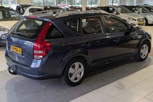 Kia Ceed (2011) thumbnail 4