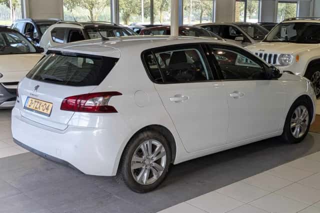 Peugeot 308 (2014) thumbnail 4