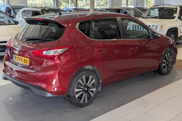 Nissan Pulsar (2015) thumbnail 4