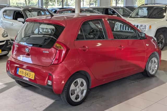 Kia Picanto (2016) thumbnail 4