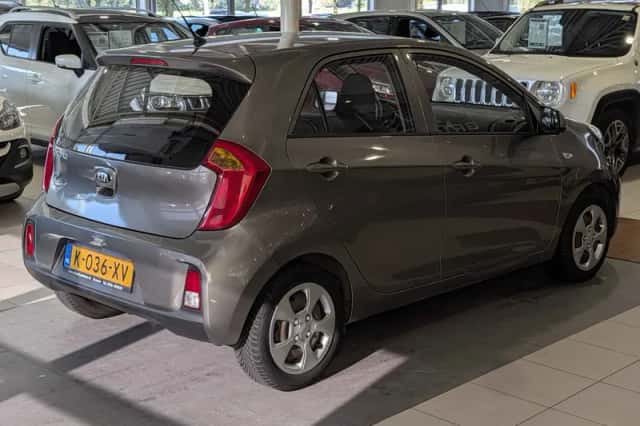Kia Picanto (2016) thumbnail 4