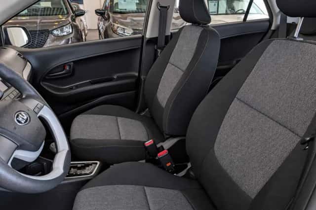 Kia Picanto (2016) thumbnail 6